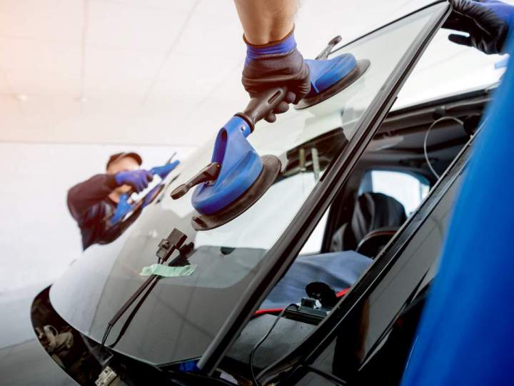 Votre sécurité avant tout : remplacement de pare-brise en un clin d'œil.